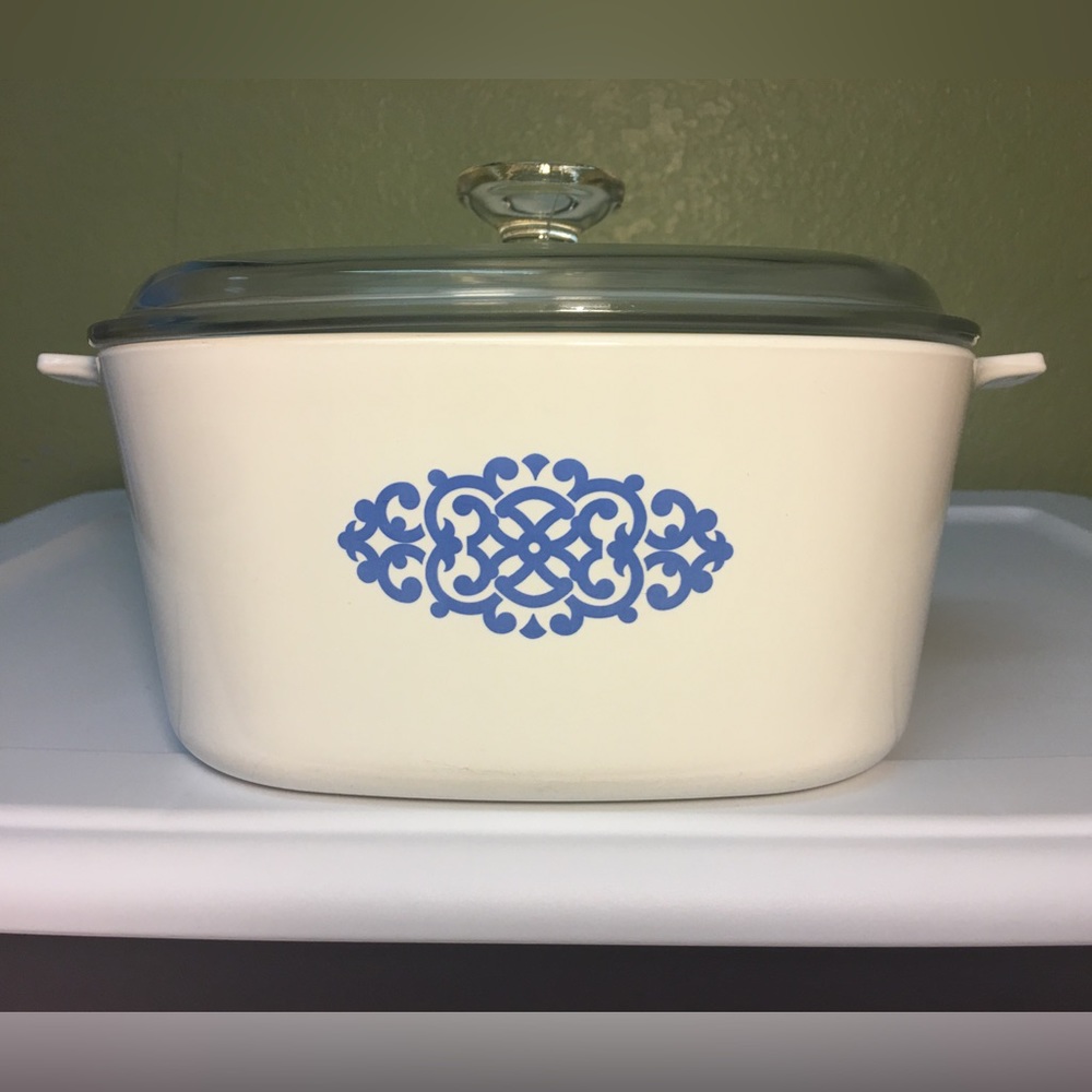 Vintage Corningware Shell Oil Blue Macrame 3qt